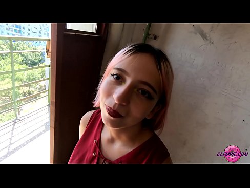 ❤️ Dareenka Ardayga ayaa ka nuugay qof qalaad oo dibadda jooga - Cum on wajigiisa ❤️ Galmada dabada ☑